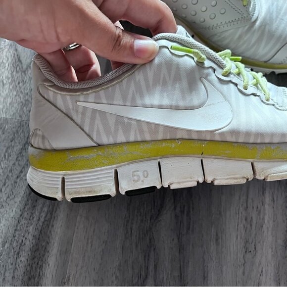 NIKE Free Run 5.0 Womens Size 9.5 Running Shoes Grey Green White - Picture 6 of 6